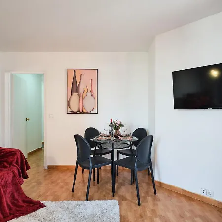 My City Home- Bright In Great Location Apartment