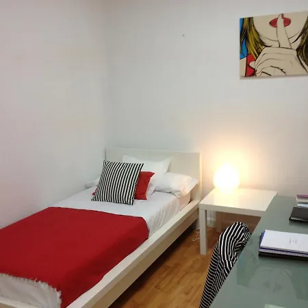 My City Residencia Estudiantes Hostel