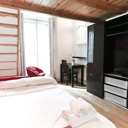 Hotel Apartamento Bailen 3*