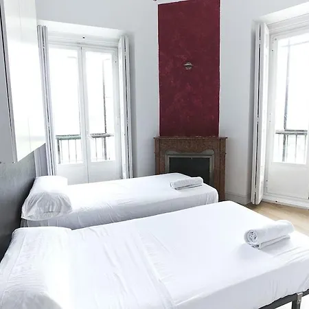 Hotel Apartamento Bailen 3*