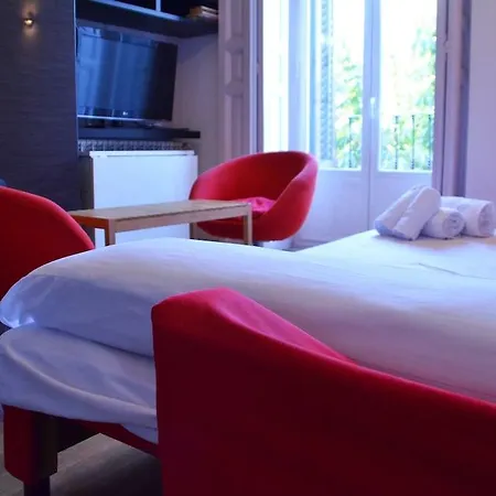 Hotel Apartamento Bailen 3*