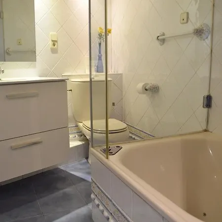 Hotel Apartamento Bailen 3*