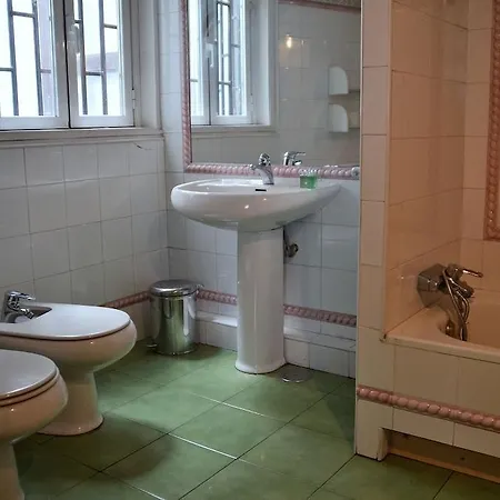 Hotel Apartamento Bailen 3*