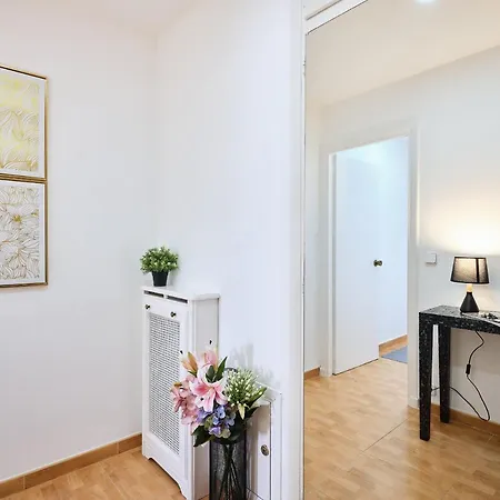 My City Home- Bright In Great Location Apartment
