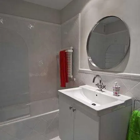 Fuencarral Apartment