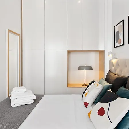 Modern 1 Bedroom Near Lavapies Apartment Madrid