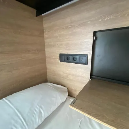 Euromadrid Hostel *