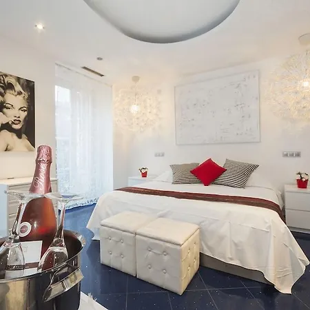 Apartamento Alterhome Caballero De Gracia Madrid