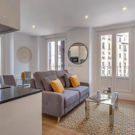 Charming For 4 Steps Away From Mercado De San Miguel , Calle Mayor Iv Apartment Madrid