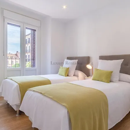 Charming For 4 Steps Away From Mercado De San Miguel , Calle Mayor Iv Apartment