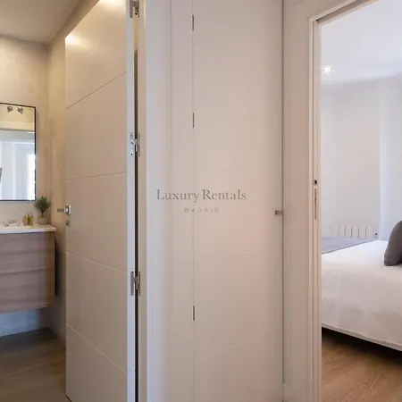 Charming For 4 Steps Away From Mercado De San Miguel , Calle Mayor Iv