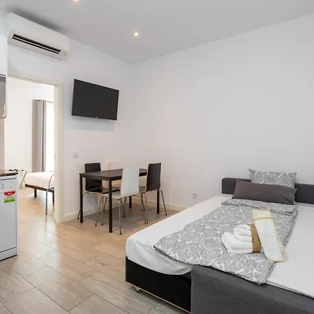 Apartment Alma *