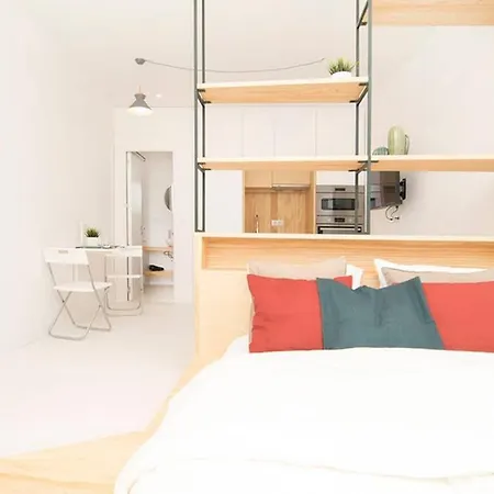 Loft De Diseno En Pleno Centro De Madrid, Calle Torrecilla Del Leal, By Batuecas