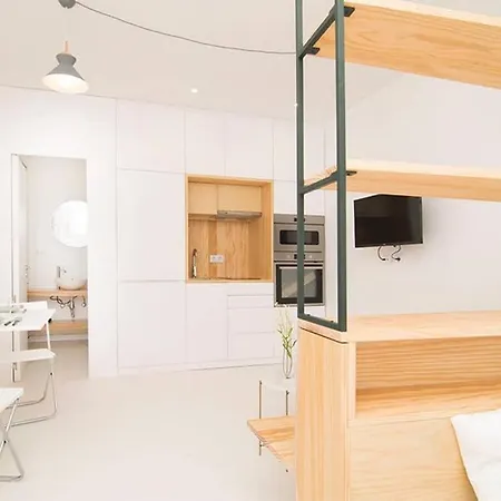 Loft De Diseno En Pleno Centro De Madrid, Calle Torrecilla Del Leal, By Batuecas * Madrid