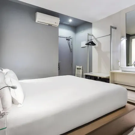 Hotell Centro Fuencarral 52 3*