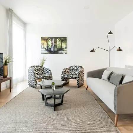 Plaza De Espana Skyline Apartment *