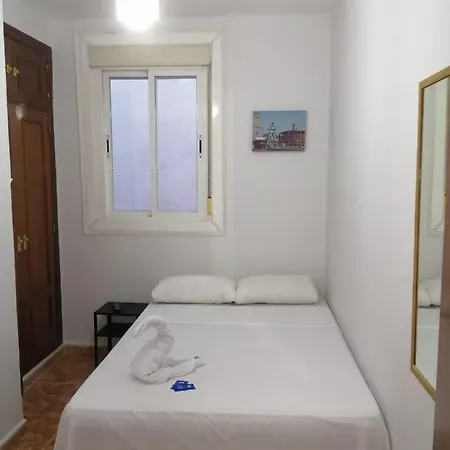 Hostal Velarde Madrid Apartahotel