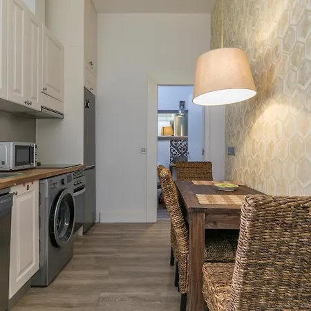Homeabout Diego De León Ii Apartamento