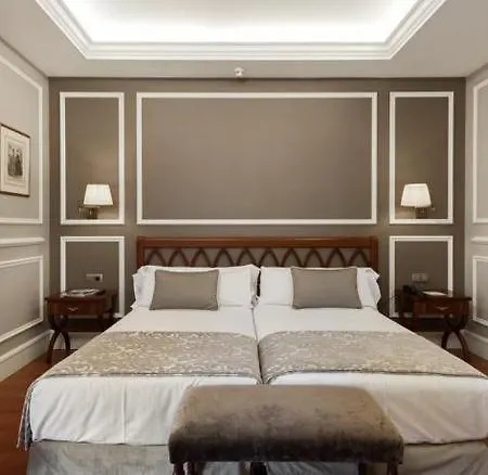 Hotell Catalonia Las Cortes 4*