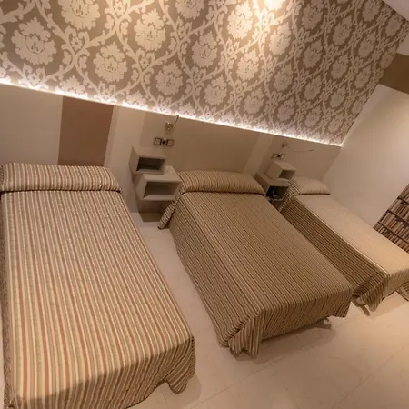Guest house Atocha Almudena Martin 2*