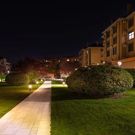 Premium In La Rosaleda - *