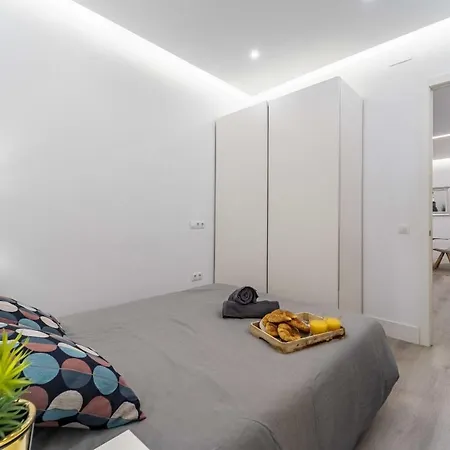 Modern Boutique In The Heart Of * Madrid