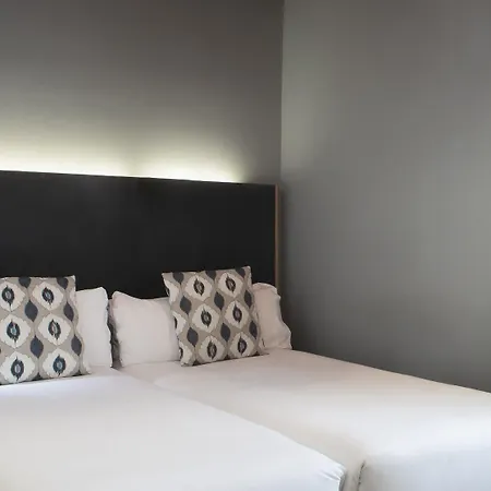 Petit Palace Plaza Del Carmen Hotel 4*