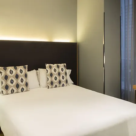 Petit Palace Plaza Del Carmen Hotel 4*