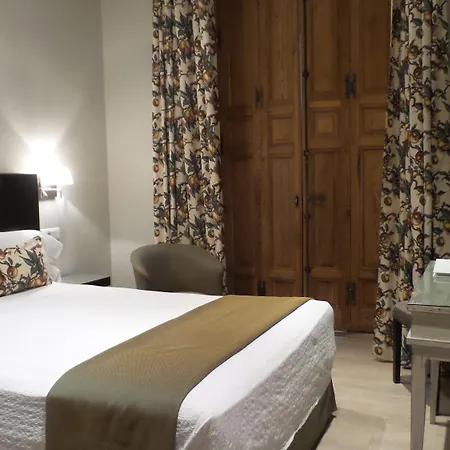 Moderno Puerta Del Sol Otel 3*