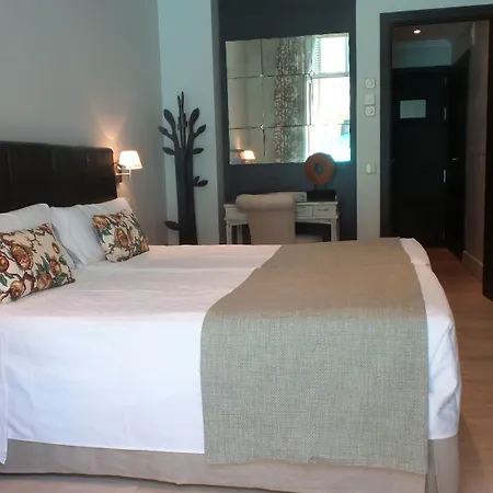 Moderno Puerta Del Sol Otel