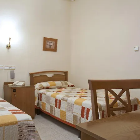 Maria Luisa Otel 2*