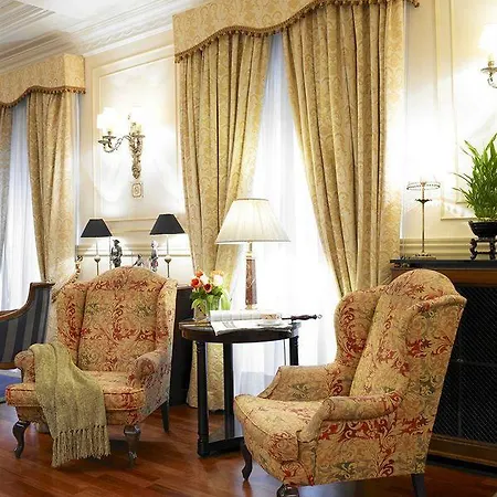Carlos V Hotel Madrid