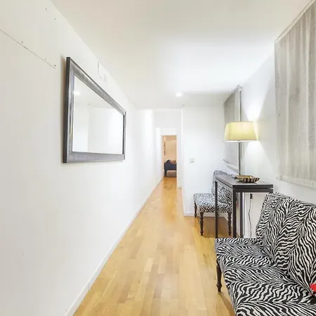 Apartment Mit House Puerta Del Sol Iii En Madrid