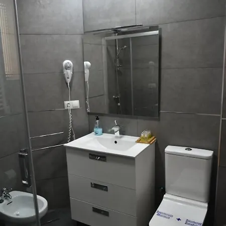 Disfruta, En La Misma Plaza Mayor Bonito Y Amplio Apartamento *