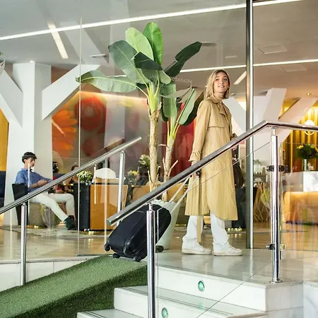 Aparthotel Apartosuites Jardines De Sabatini Madrid
