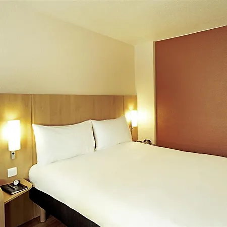 Отель Ibis Calle Alcala