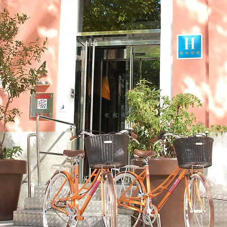 Petit Palace Plaza Del Carmen 4*