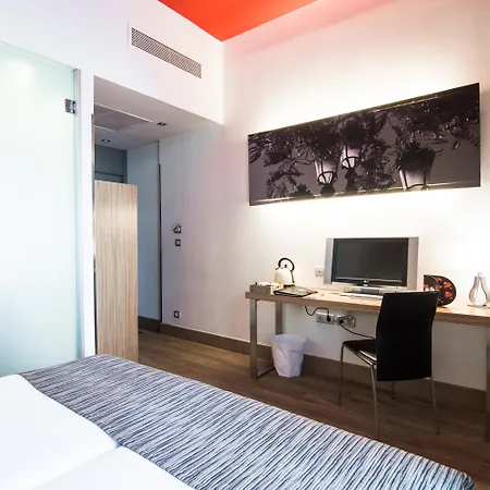 Hotel Petit Palace Plaza Del Carmen Madryt