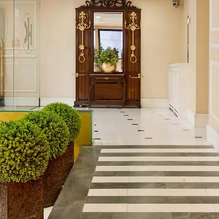Hotell Catalonia Las Cortes 4*