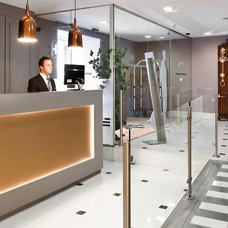 Hotell Catalonia Las Cortes 4*
