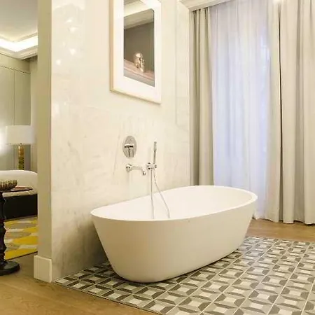 One Shot Recoletos Hotel