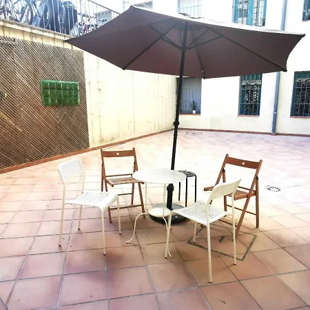 Centrico Apartamento En Embajadores * Мадрид