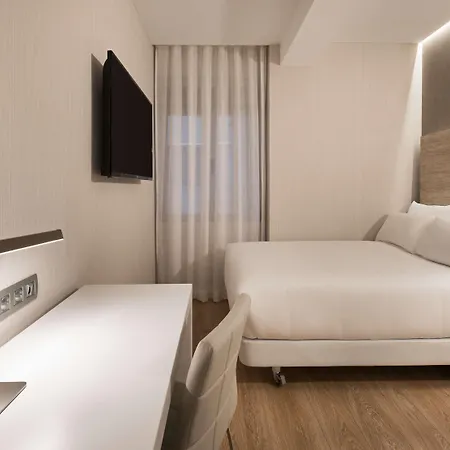 Nh Chamberi Hotel 3*