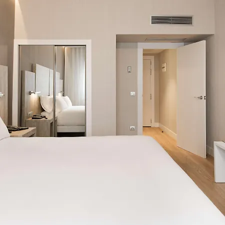 Nh Chamberi Hotel 3*