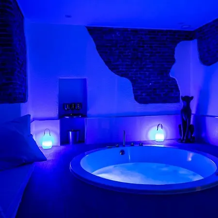 Calle Amparo 86 Lujoso Duplex Con Jacuzzi En Lavapies Especial Parejas Apartament Madryt