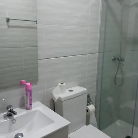 In Bb - Lavapies - Private Double In Guest house *