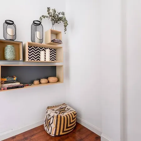 Modern In Downtown Area-2beds 1bath-plaza Mayor شقة