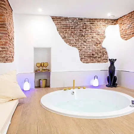 Calle Amparo 86 Lujoso Duplex Con Jacuzzi En Lavapies Especial Parejas Madryt