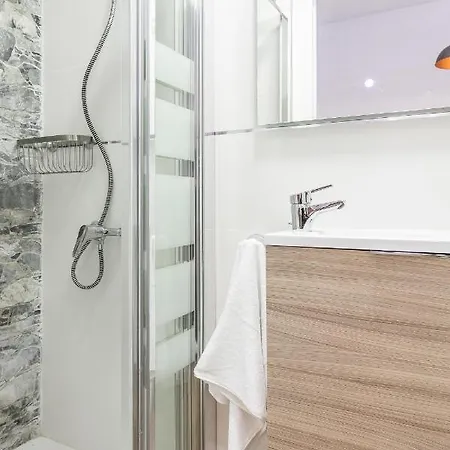 Apartment Precioso De 2 By Bebalmy *