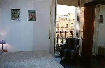Gay Puerta Del Sol Affittacamere 2*